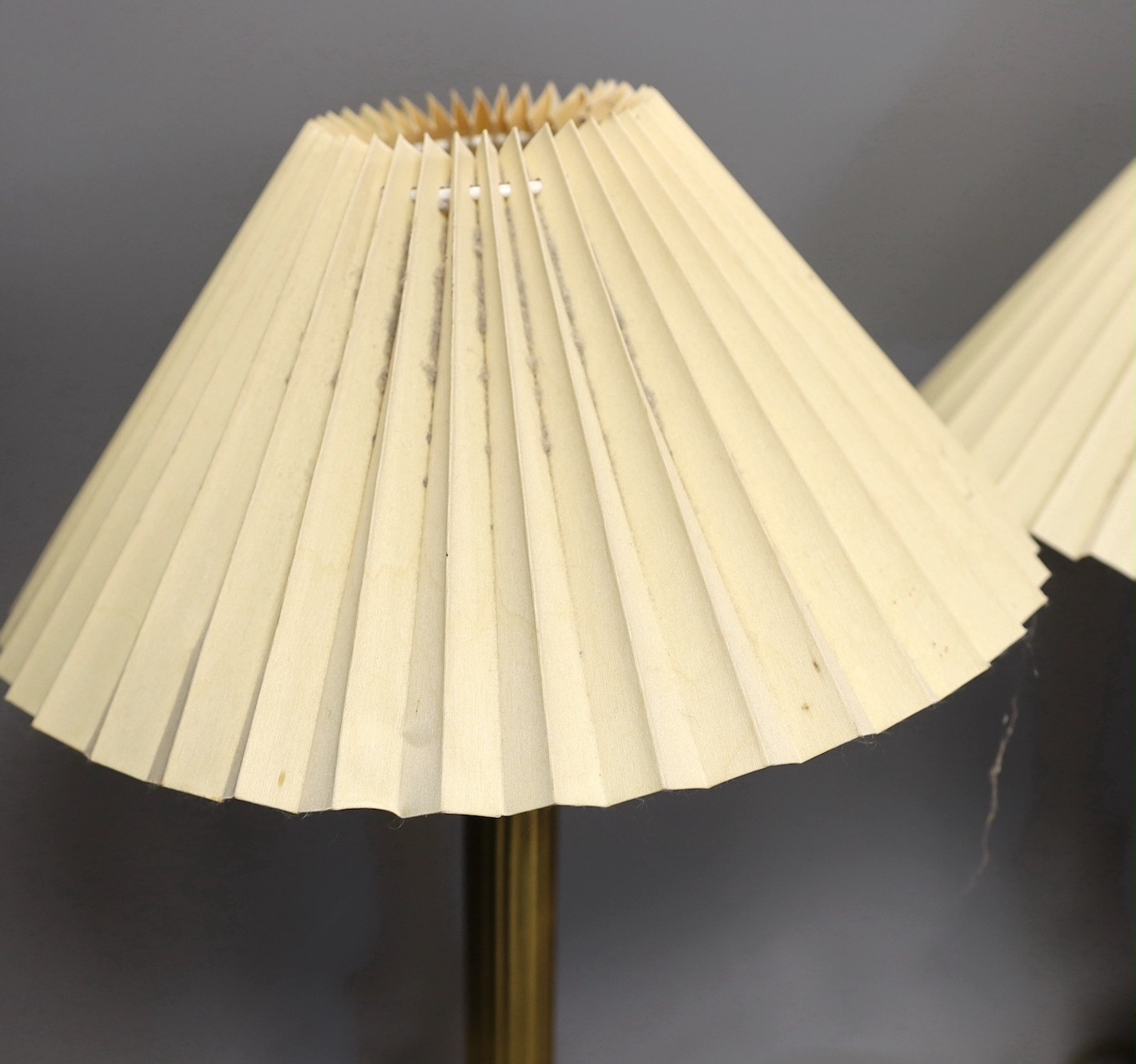 A pair of gilt brass desk lamps and shades, 49cm total